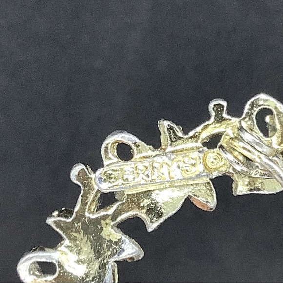 Vintage Gerrys Wreath With Blue Stones Beautiful Fashion Brooch - Picture 2 of 7